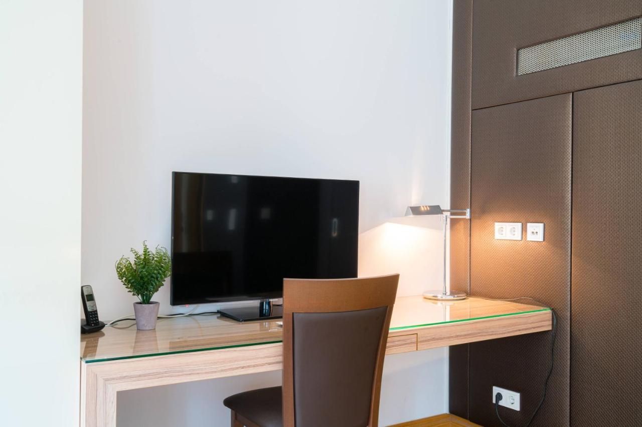 Aparthotel Residence, Hall - Parliament Viena